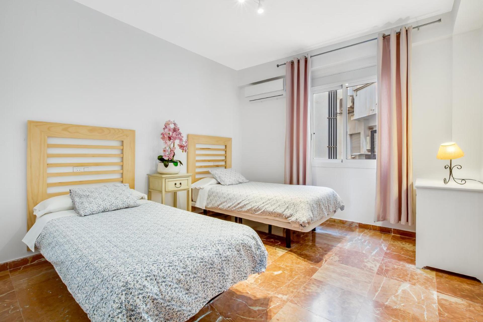 Apt Alameda De Colon Solo Familias Малага Экстерьер фото
